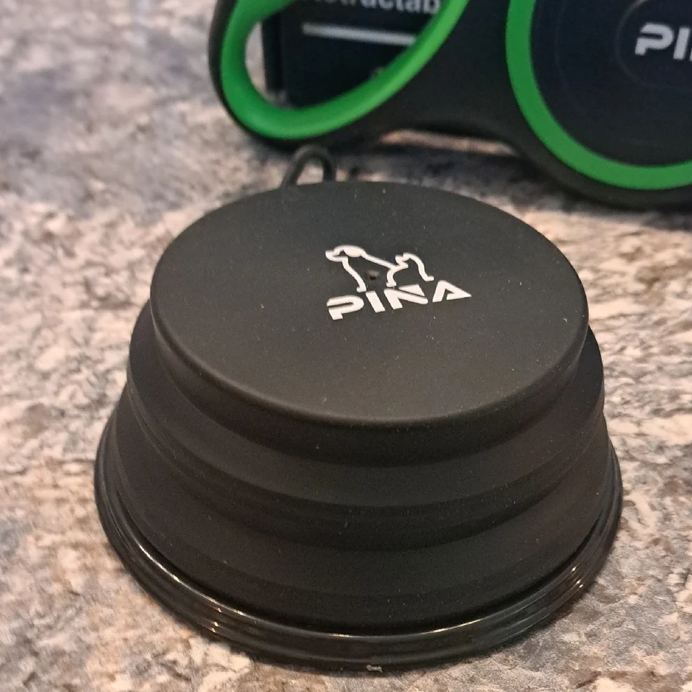 Pina Black and Green  Retractable Dog  Leash And Ecessaries - Picture 4 of 6